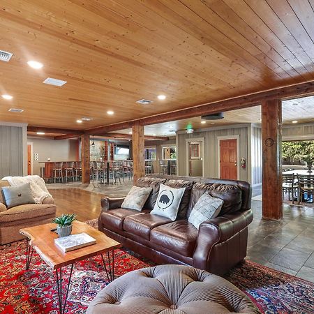 Shasta View Lodge マクラウド エクステリア 写真