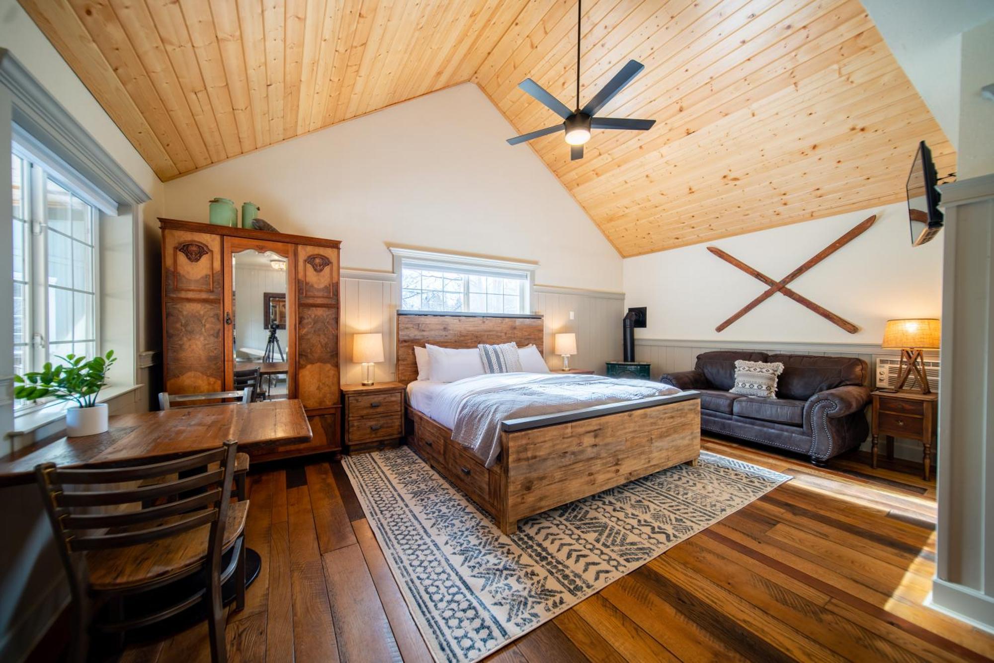 Shasta View Lodge マクラウド エクステリア 写真