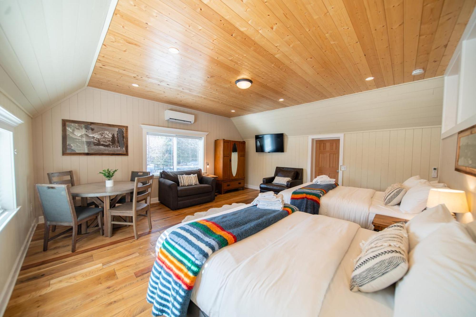 Shasta View Lodge マクラウド エクステリア 写真