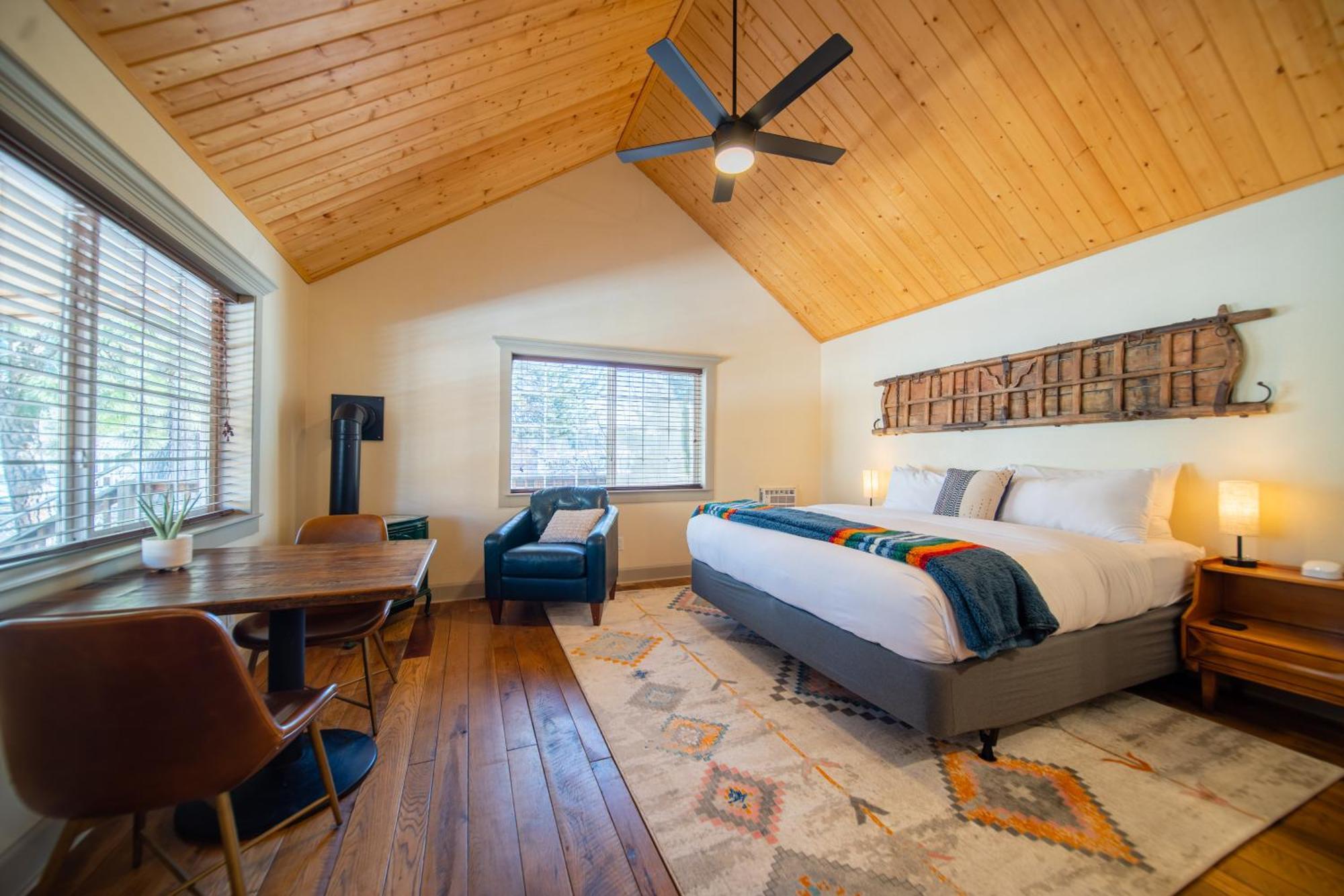 Shasta View Lodge マクラウド エクステリア 写真