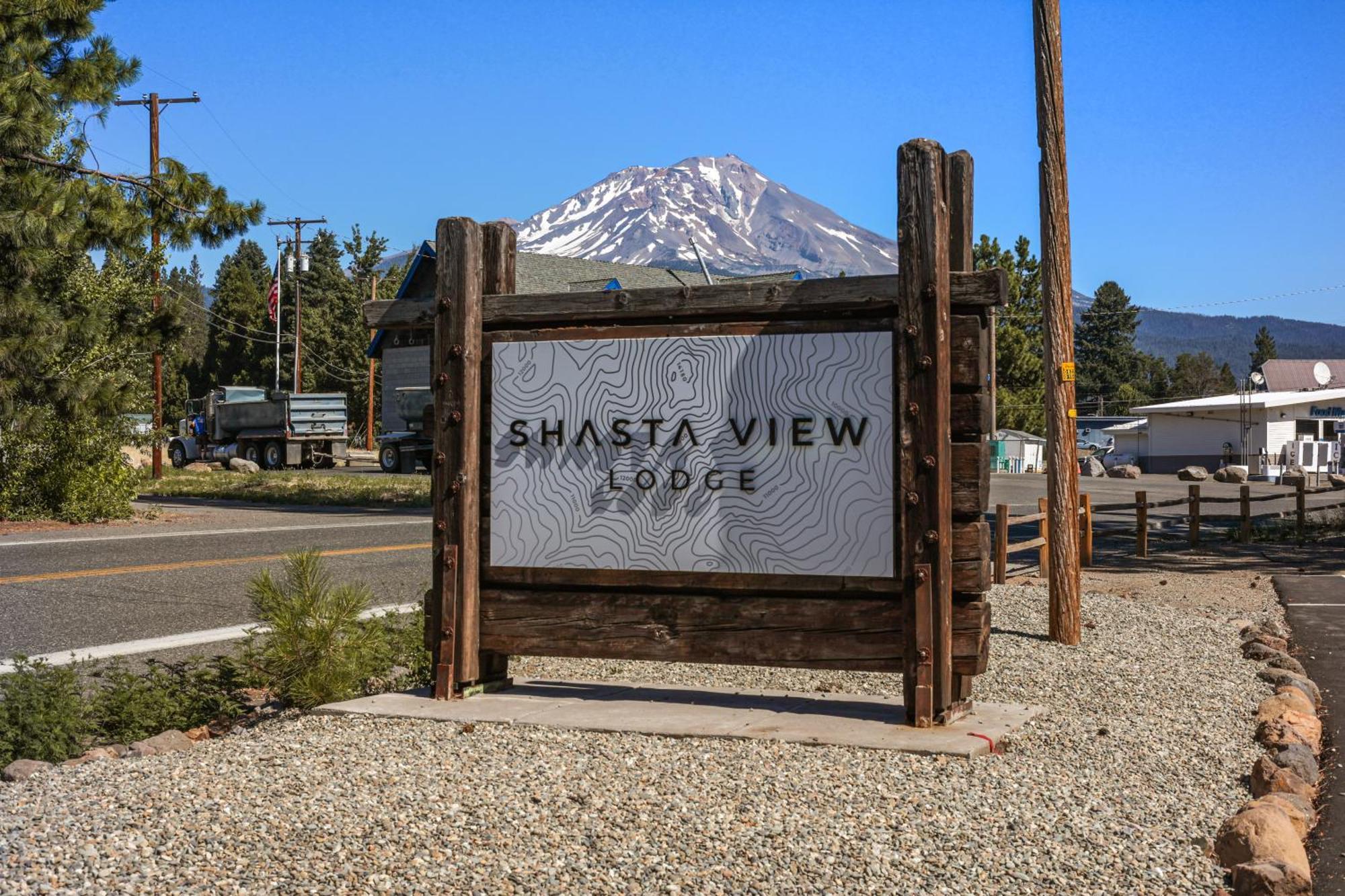 Shasta View Lodge マクラウド エクステリア 写真