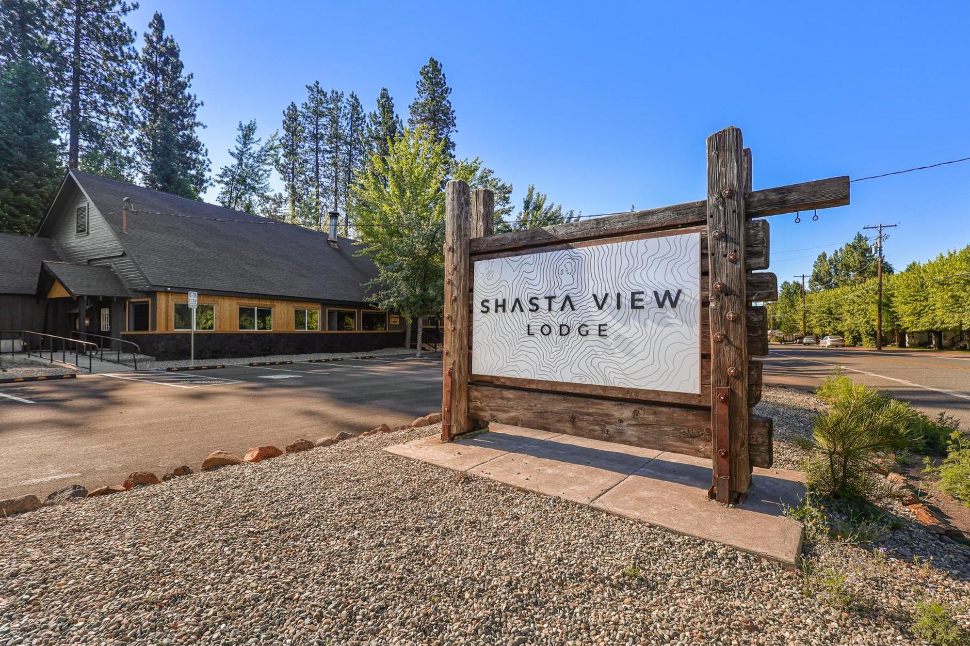 Shasta View Lodge マクラウド エクステリア 写真