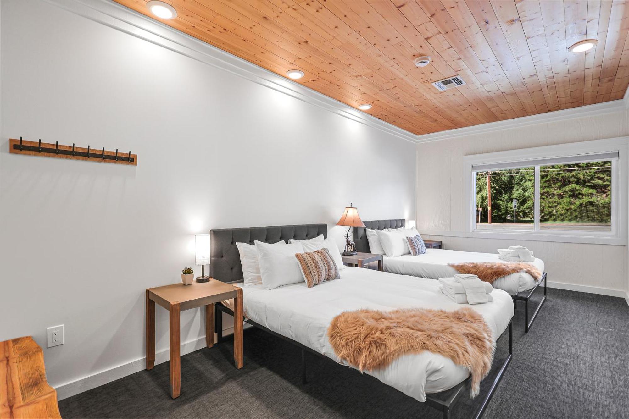 Shasta View Lodge マクラウド エクステリア 写真