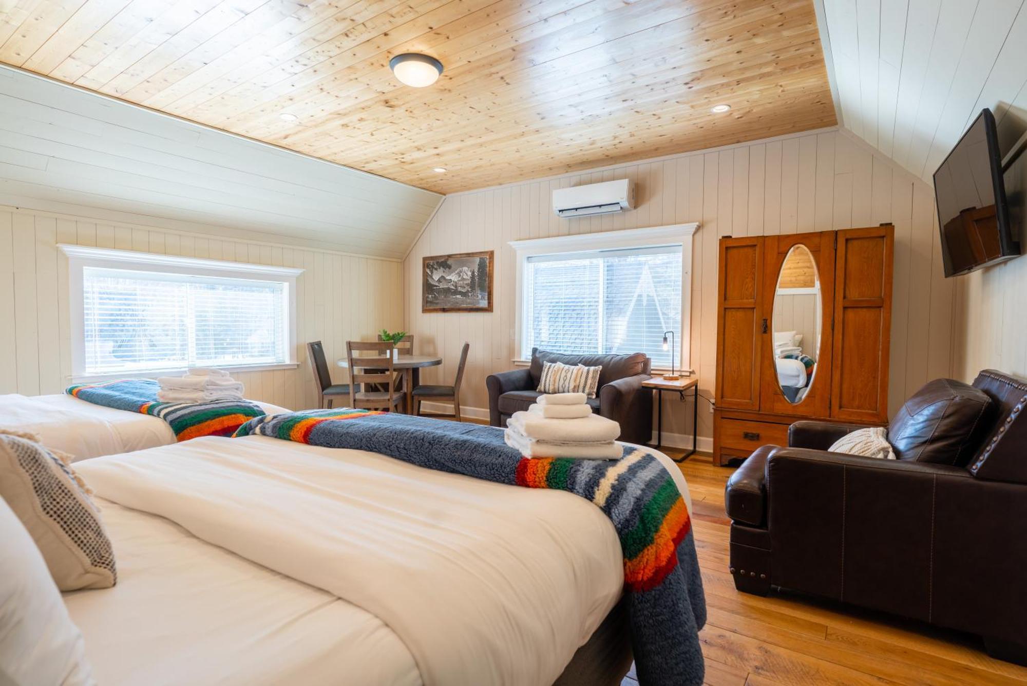 Shasta View Lodge マクラウド エクステリア 写真