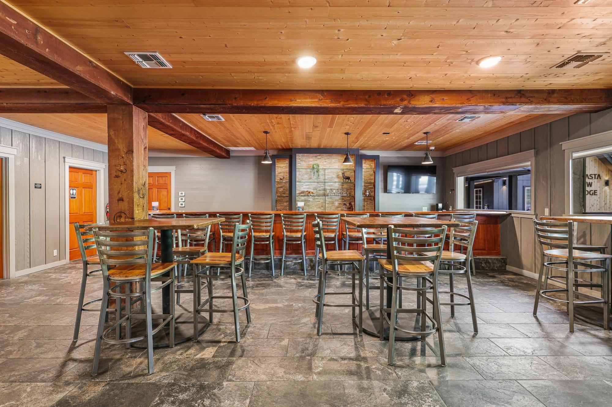 Shasta View Lodge マクラウド エクステリア 写真